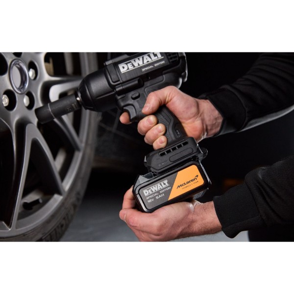 Фото - Гайковерт аккумуляторный DeWALT DCF99MP2T